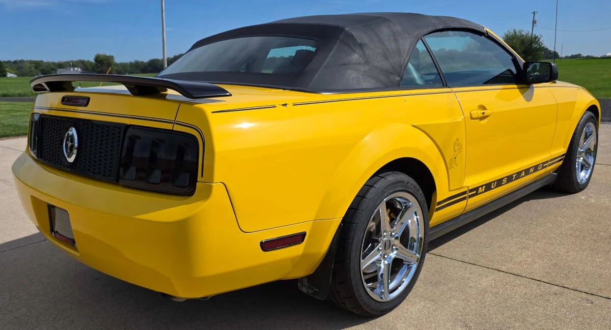 2005 Ford S197 Mustang - Image 7 of 21
