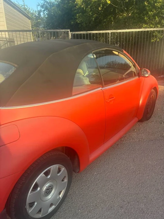 2005 Volkswagen New Beetle - Image 9 of 9