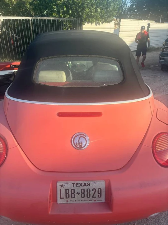 2005 Volkswagen New Beetle - Image 8 of 9