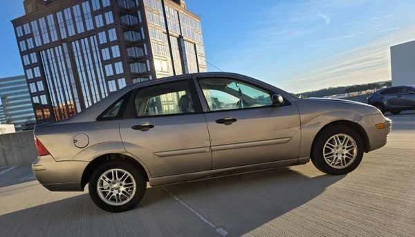 2005 Ford Focus 1st Gen - Image 2 of 8