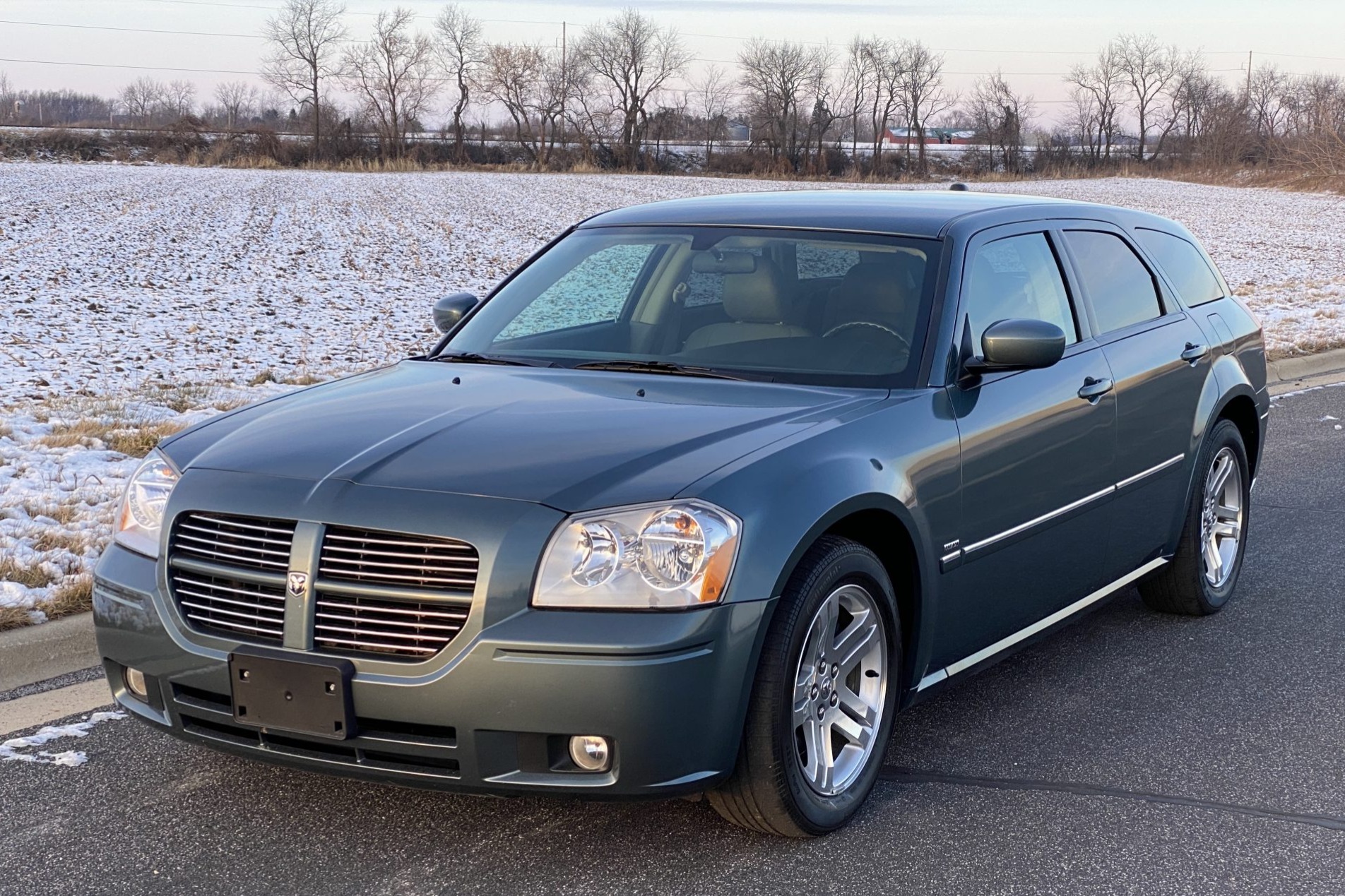 8k-Mile 2005 Dodge Magnum RT
