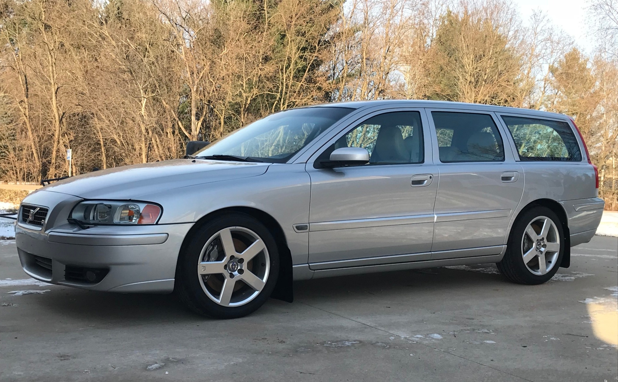 2005 Volvo V70R 6-Speed