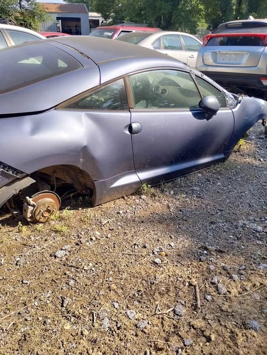 2006 Mitsubishi Eclipse 3rd Gen - Image 2 of 4