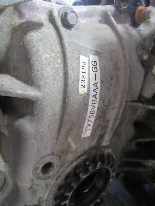 2006 Parts & Memorabilia Gearboxes - Image 2 of 4