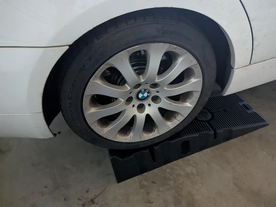 2006 BMW E46 330i & 330Ci - Image 10 of 21