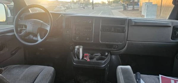 2006 Chevrolet Express - Image 2 of 7