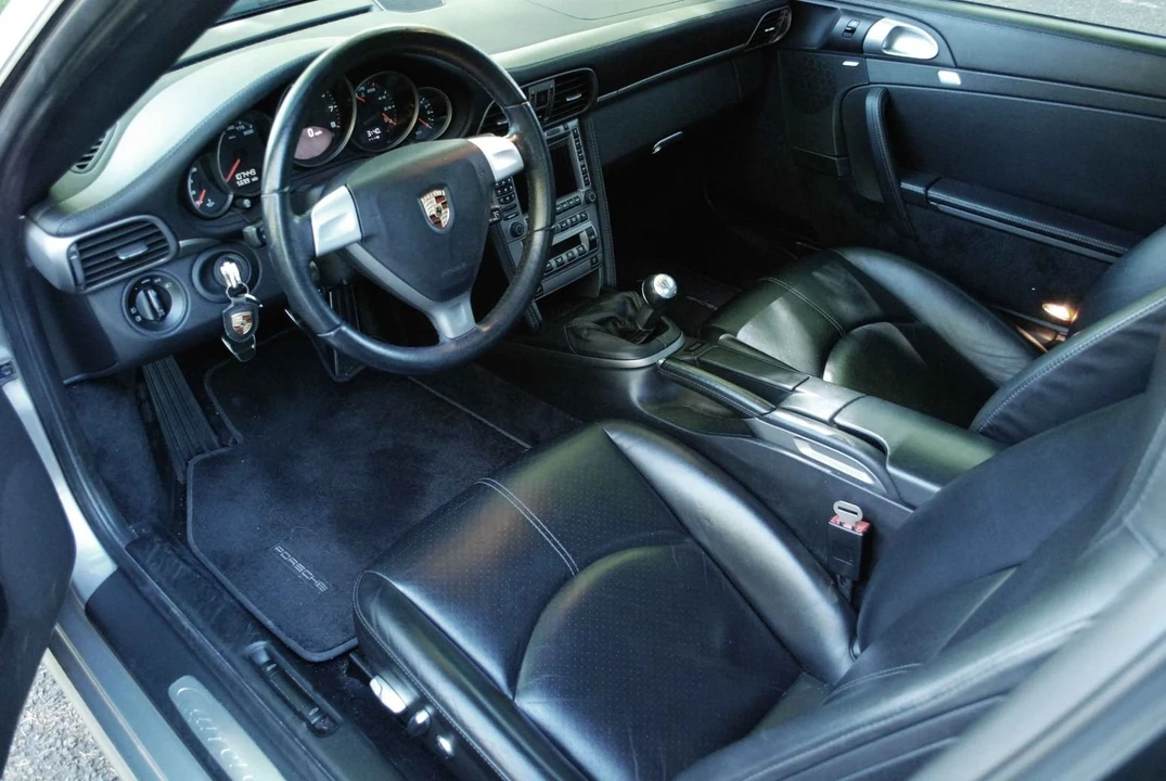 2006 Porsche 997 Carrera 4 - Image 6 of 10
