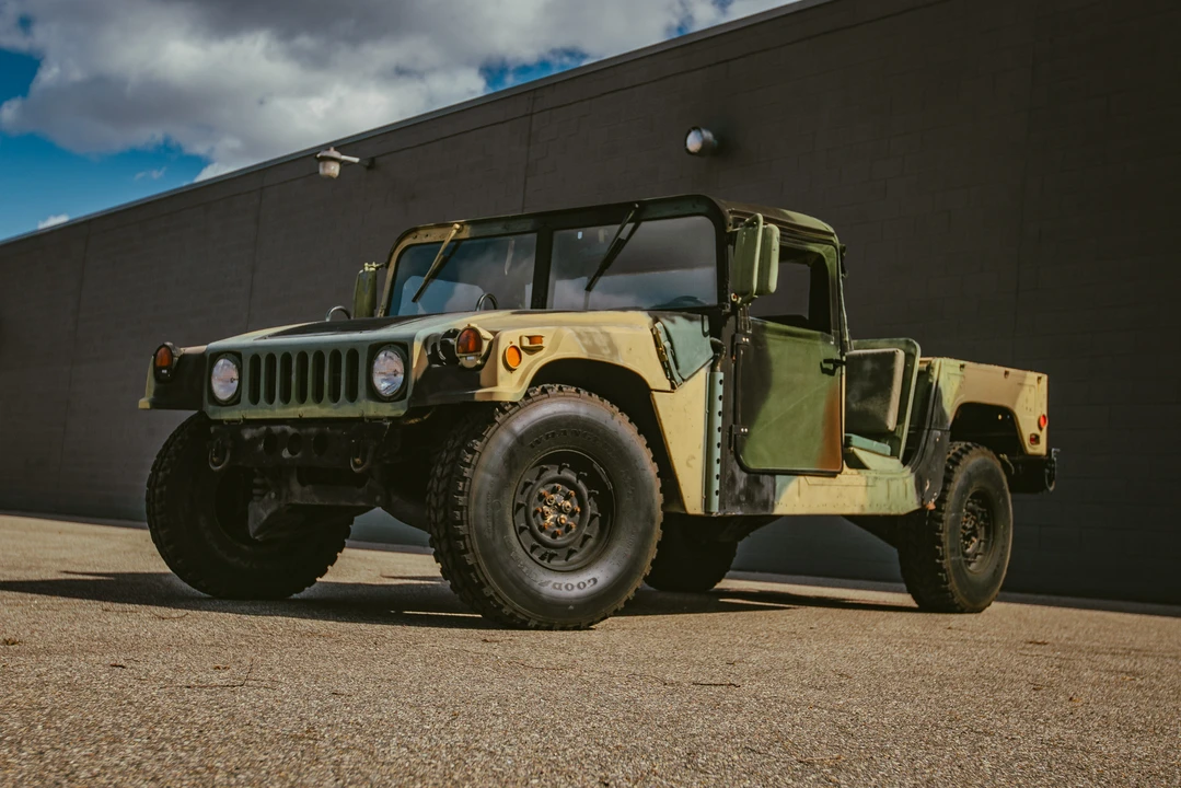 2006 Hummer HMMWV - Image 2 of 31