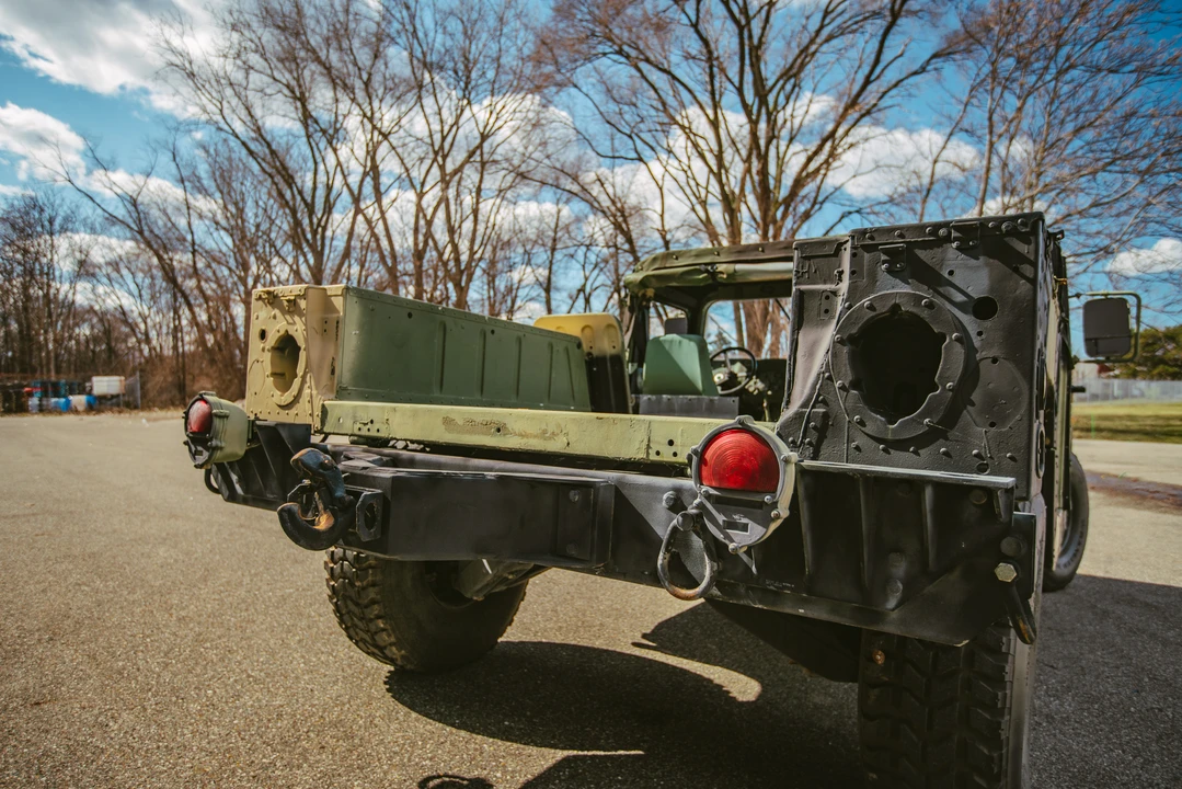 2006 Hummer HMMWV - Image 3 of 31