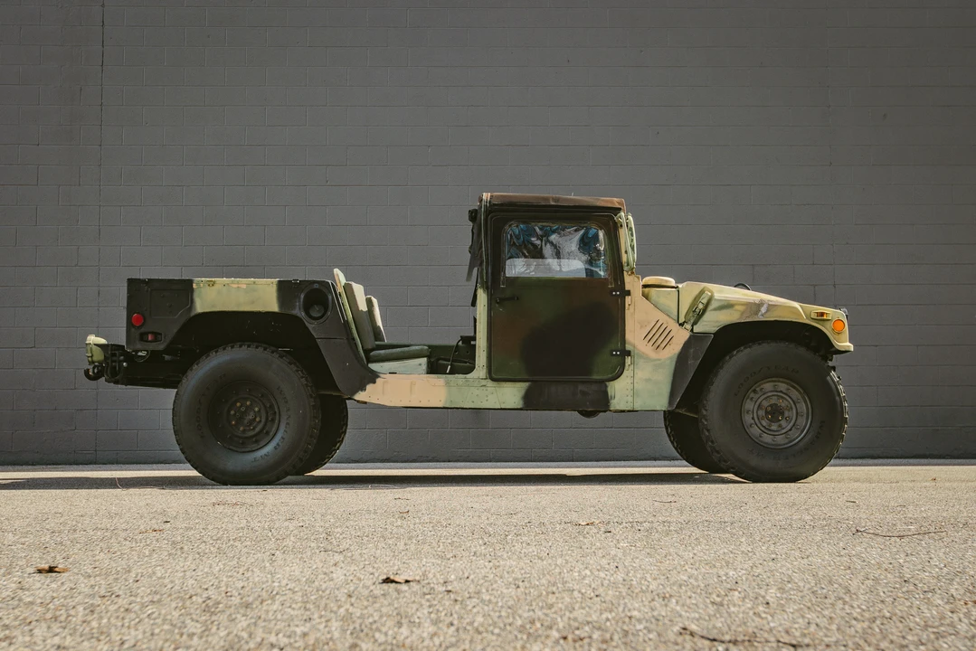 2006 Hummer HMMWV - Image 5 of 31