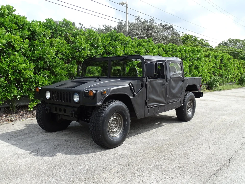 2006 Hummer HMMWV - Image 2 of 31