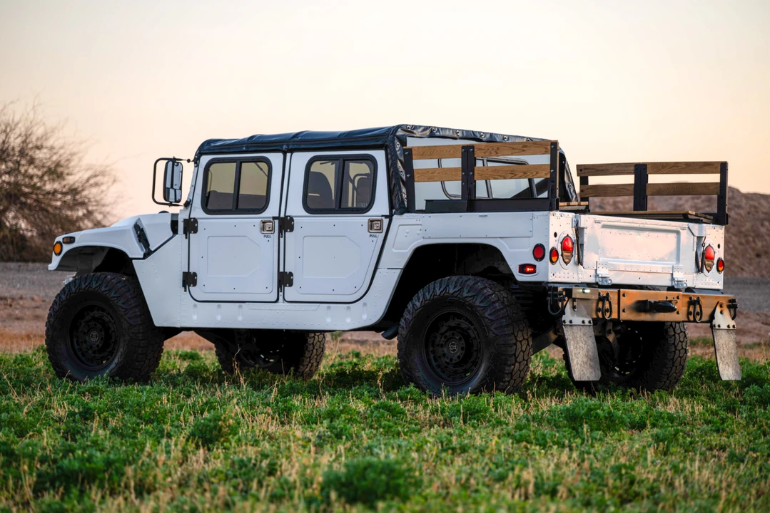 2006 Hummer HMMWV - Image 11 of 31