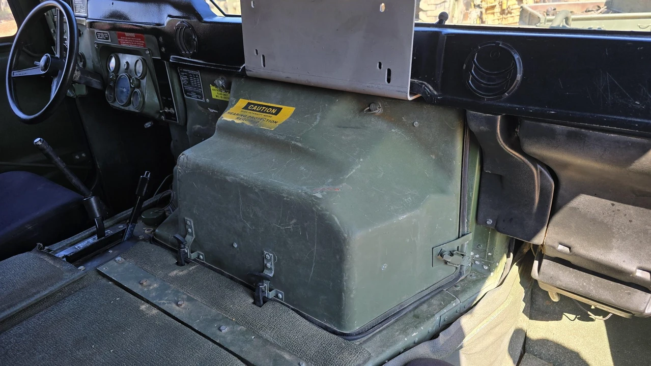 2006 Hummer HMMWV - Image 26 of 31