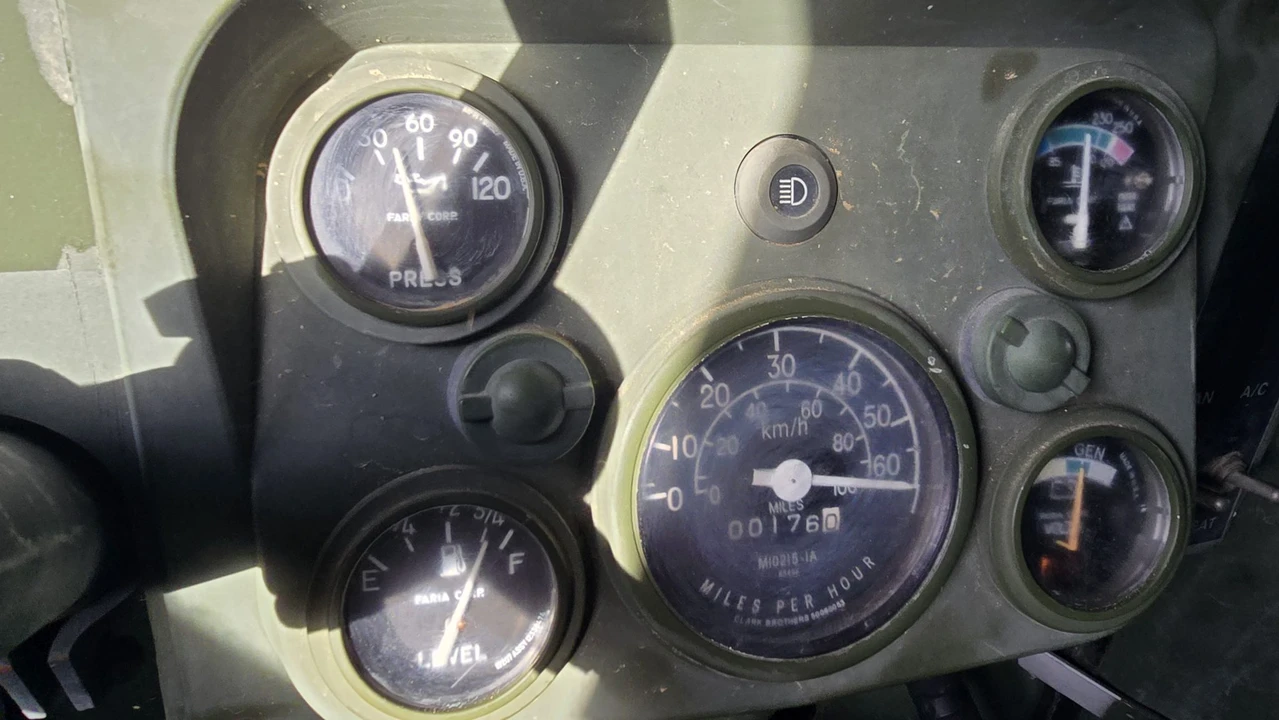 2006 Hummer HMMWV - Image 30 of 31