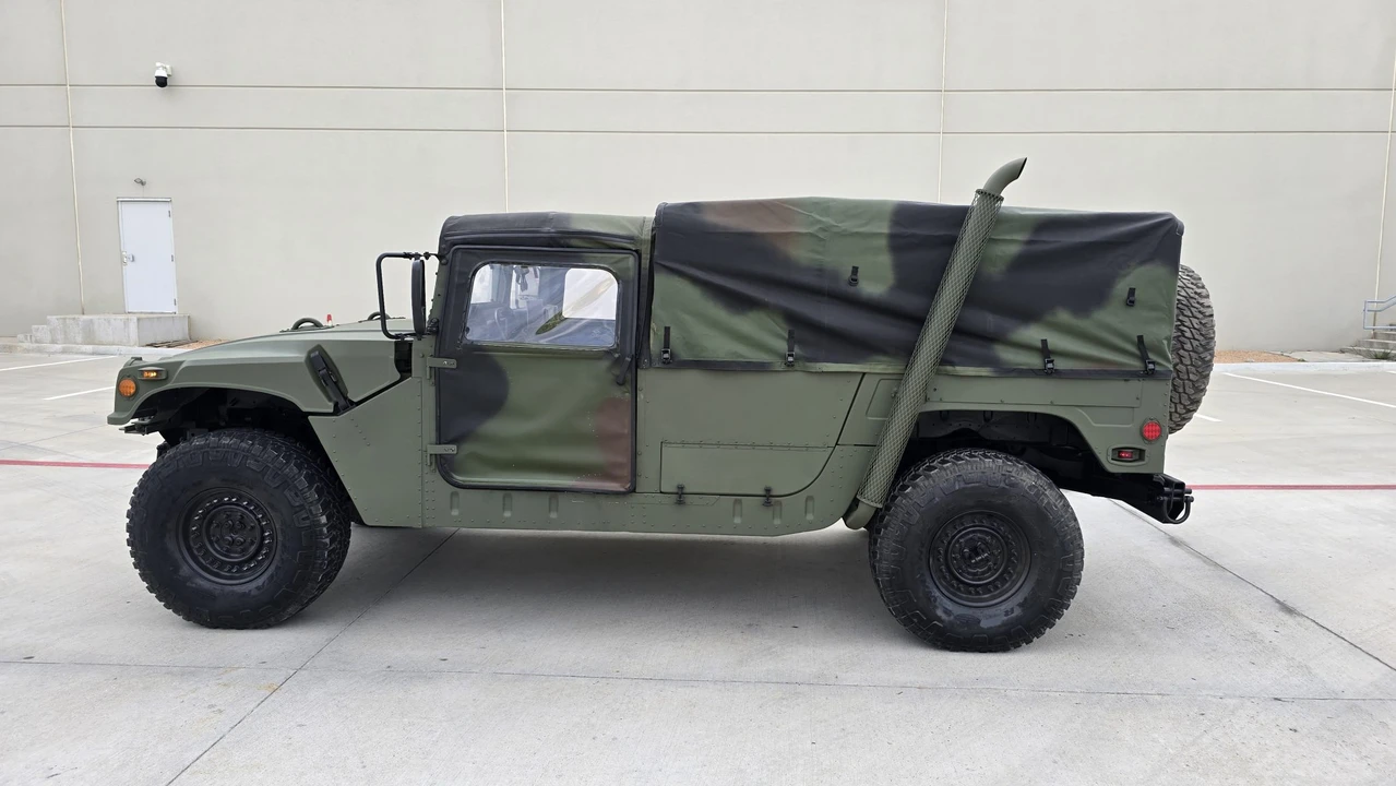 2006 Hummer HMMWV - Image 3 of 31