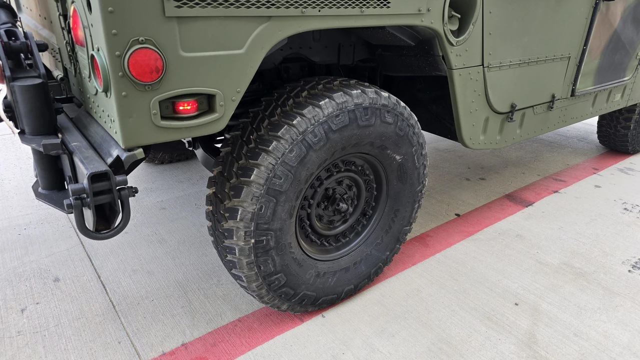 2006 Hummer HMMWV - Image 19 of 31