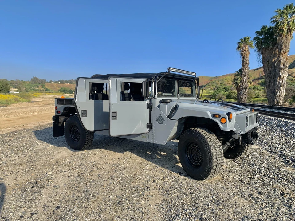 2006 Hummer HMMWV - Image 8 of 31