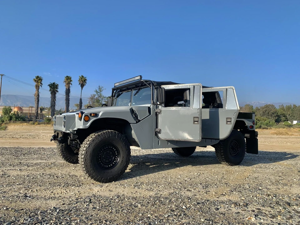 2006 Hummer HMMWV - Image 3 of 31