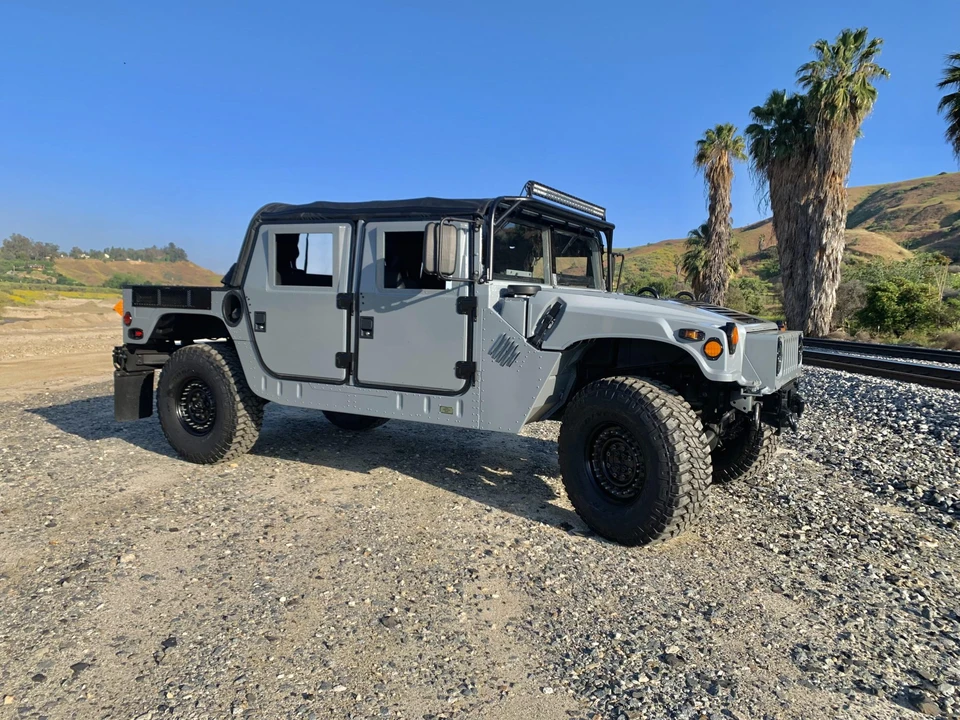 2006 Hummer HMMWV - Image 4 of 31