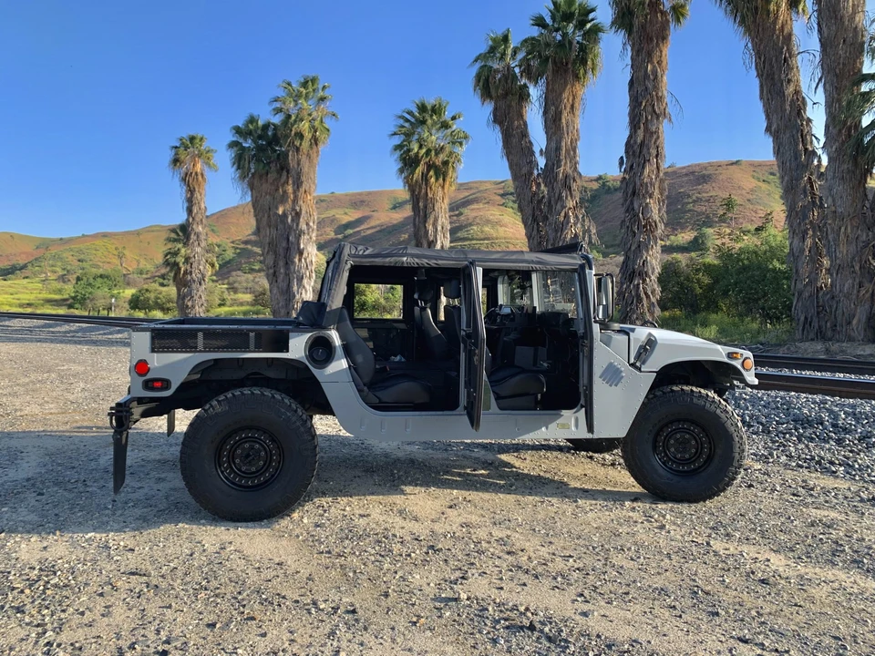 2006 Hummer HMMWV - Image 11 of 31