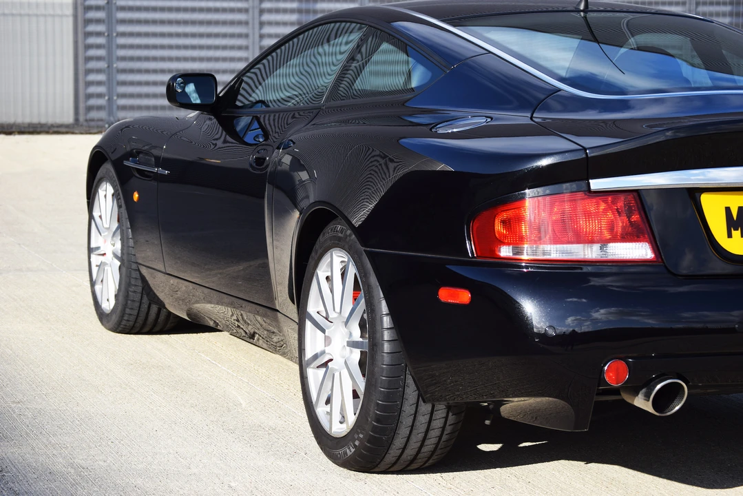 2006 Aston Martin Vanquish 1st Gen - Image 22 of 31