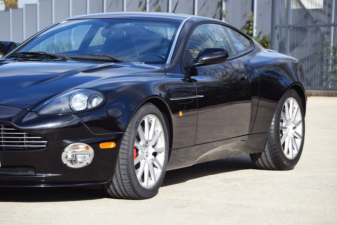 2006 Aston Martin Vanquish 1st Gen - Image 13 of 31