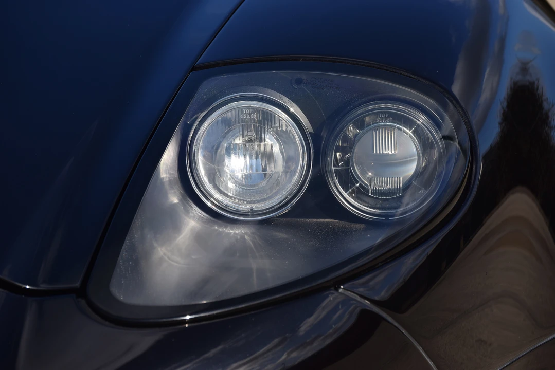 2006 Aston Martin Vanquish 1st Gen - Image 28 of 31