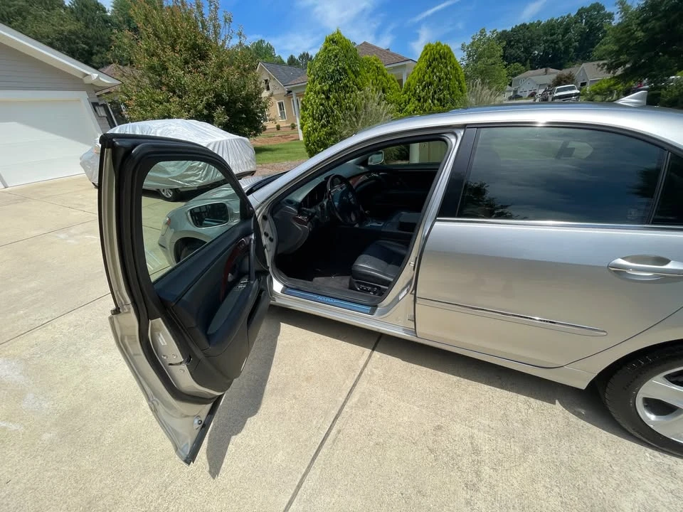 2006 Acura RL 2nd Gen - Image 13 of 20