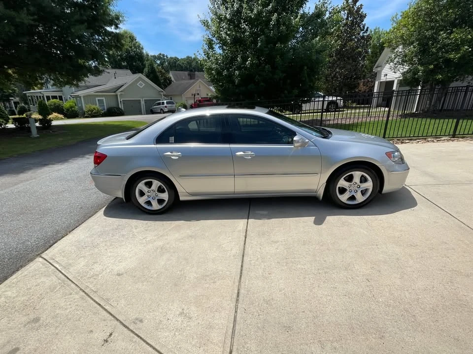 2006 Acura RL 2nd Gen - Image 10 of 20