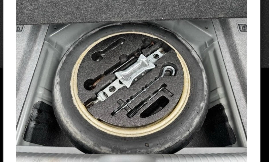 2006 Acura RL 2nd Gen - Image 19 of 19