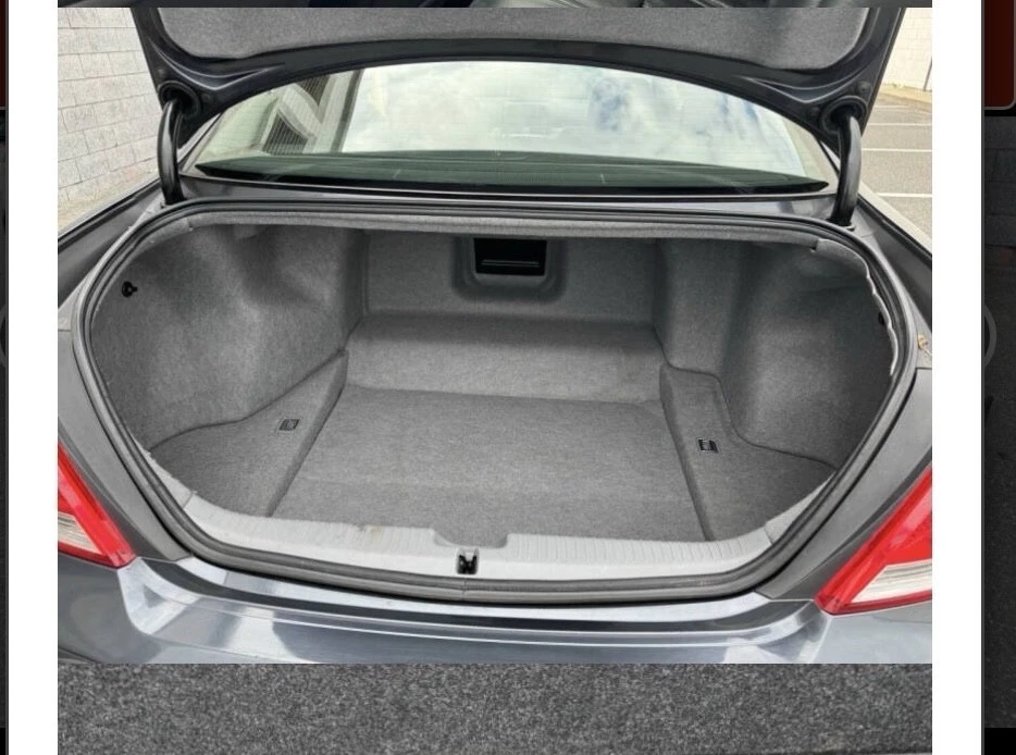 2006 Acura RL 2nd Gen - Image 17 of 19