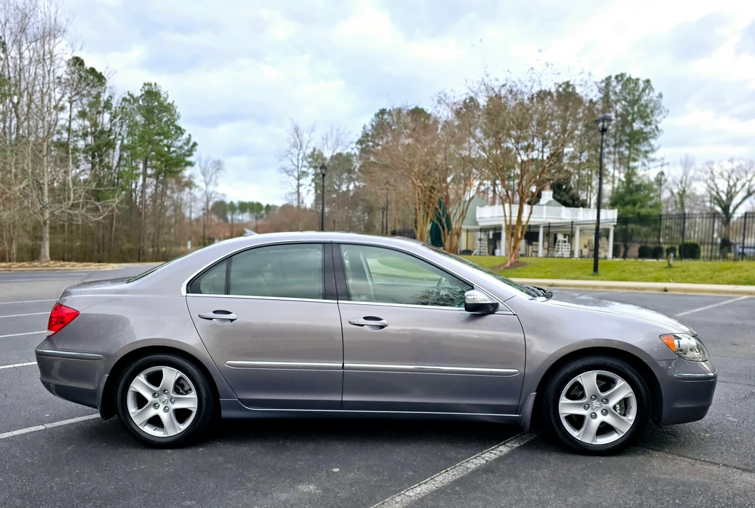 2006 Acura RL 2nd Gen - Image 25 of 31
