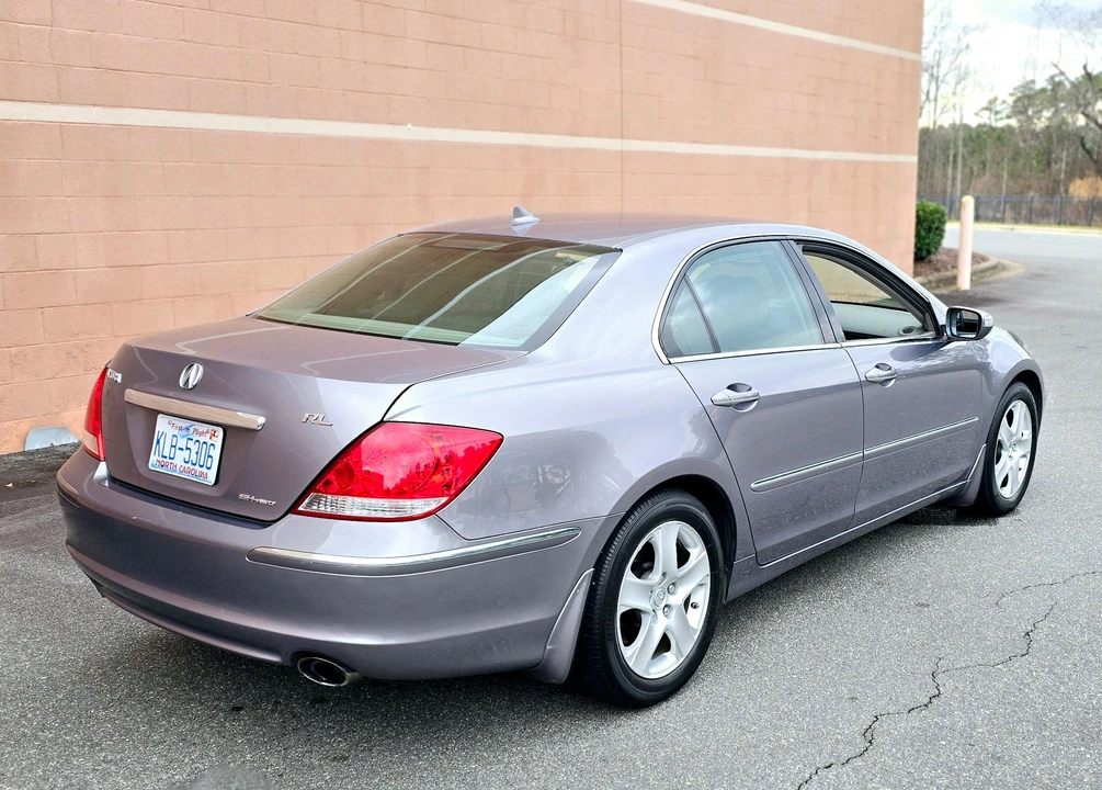 2006 Acura RL 2nd Gen - Image 23 of 31