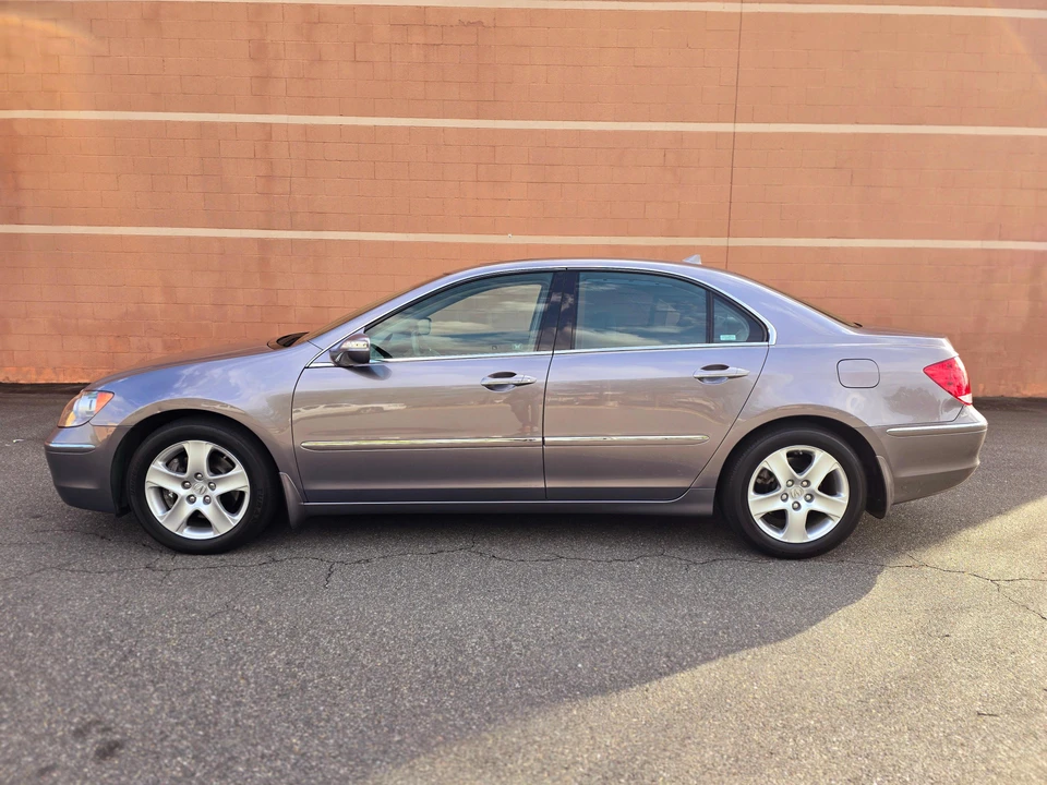 2006 Acura RL 2nd Gen - Image 12 of 31