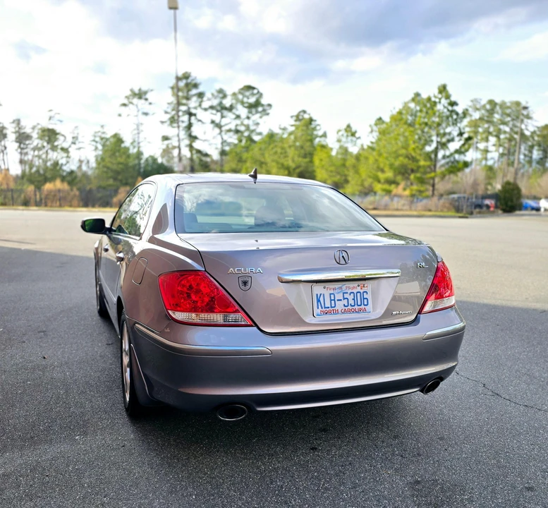2006 Acura RL 2nd Gen - Image 17 of 31