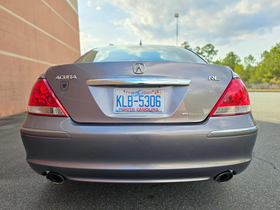 2006 Acura RL 2nd Gen - Image 19 of 31