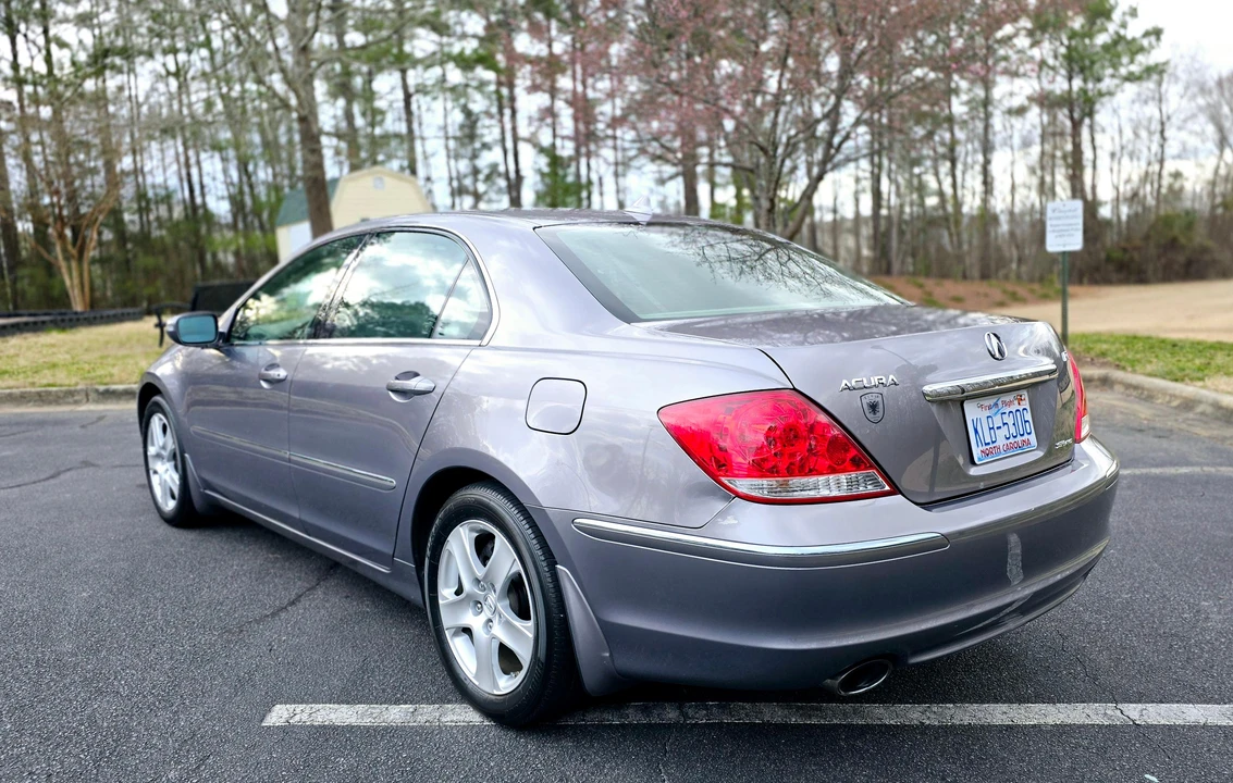 2006 Acura RL 2nd Gen - Image 14 of 31