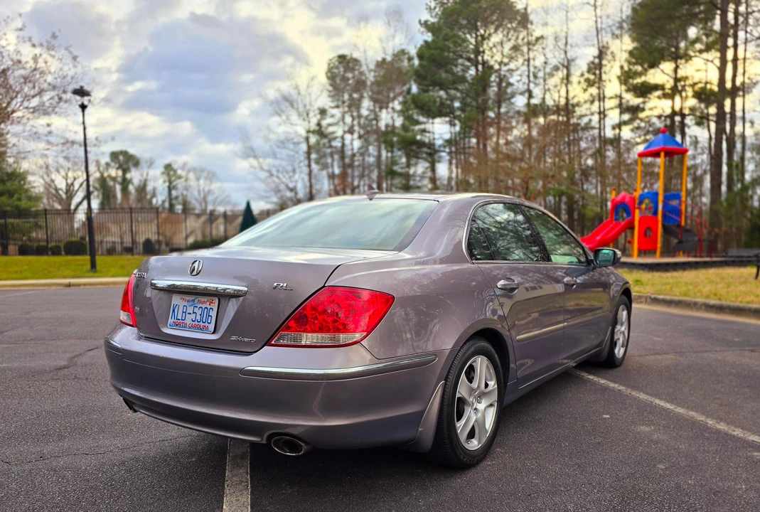 2006 Acura RL 2nd Gen - Image 22 of 31