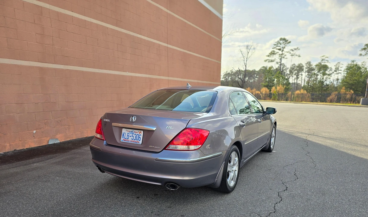 2006 Acura RL 2nd Gen - Image 21 of 31