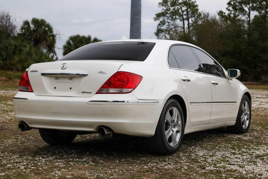2006 Acura RL 2nd Gen - Image 11 of 12