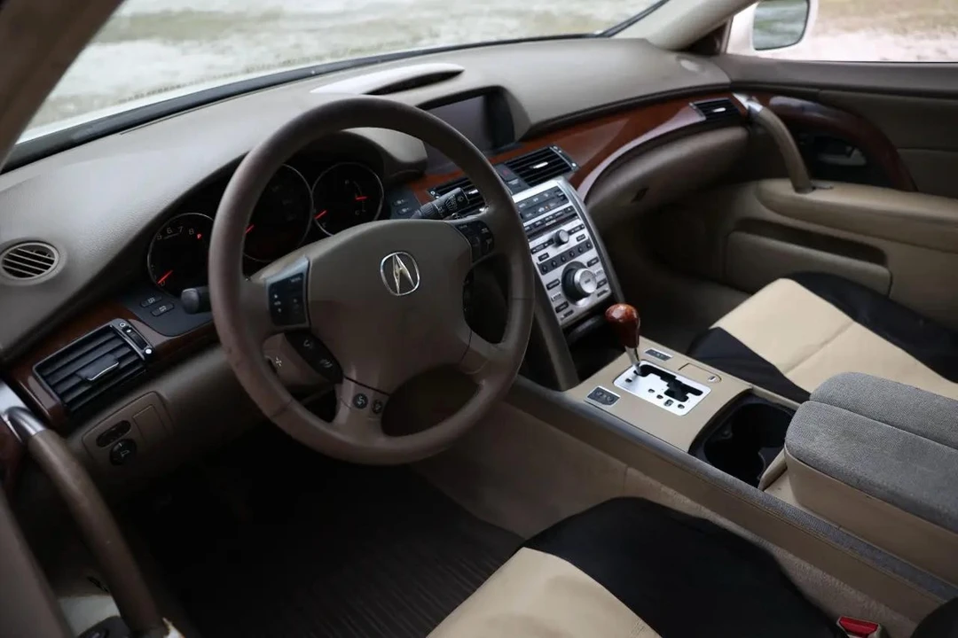 2006 Acura RL 2nd Gen - Image 4 of 12