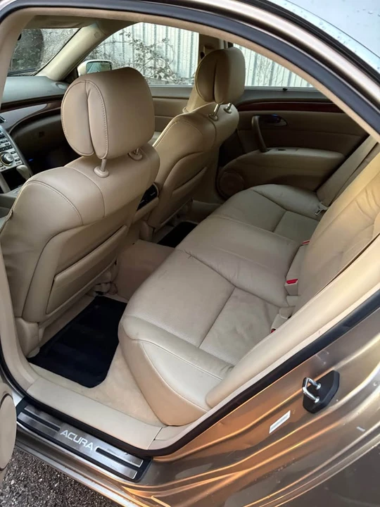 2006 Acura RL 2nd Gen - Image 10 of 18