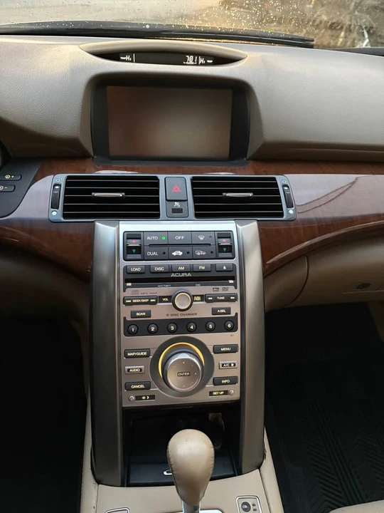 2006 Acura RL 2nd Gen - Image 8 of 18