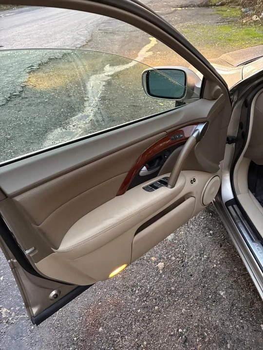 2006 Acura RL 2nd Gen - Image 6 of 18