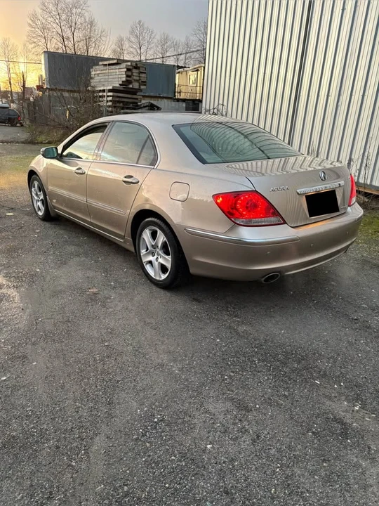 2006 Acura RL 2nd Gen - Image 4 of 18