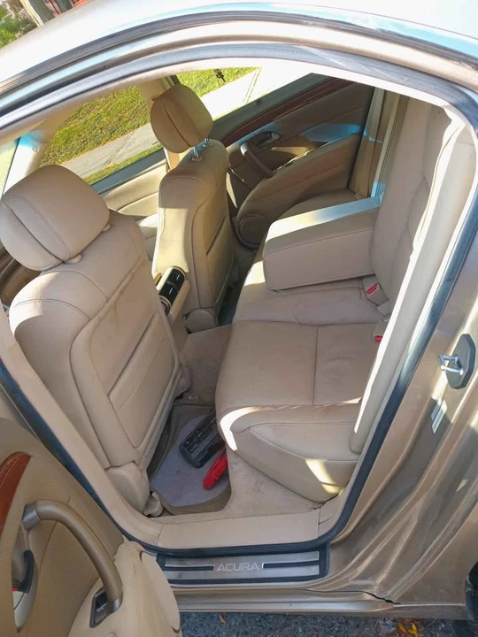 2006 Acura RL 2nd Gen - Image 10 of 17