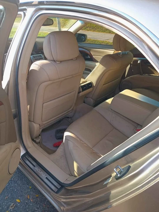 2006 Acura RL 2nd Gen - Image 9 of 17