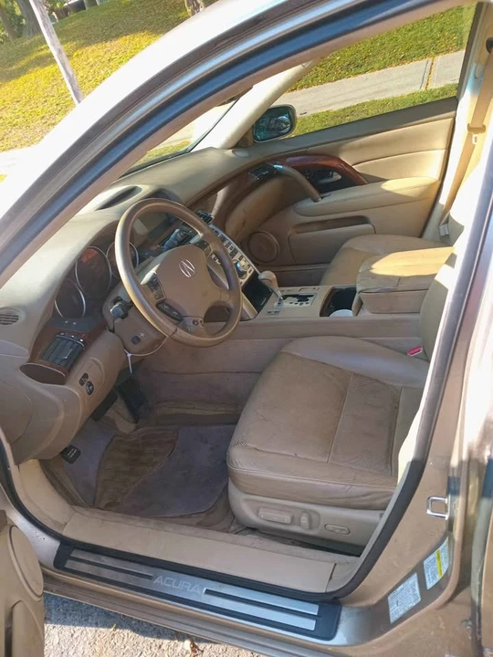 2006 Acura RL 2nd Gen - Image 8 of 17