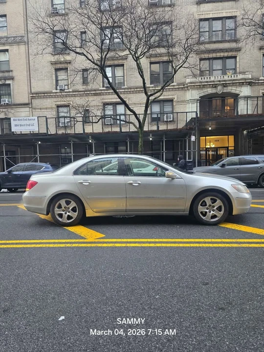 2006 Acura RL 2nd Gen - Image 2 of 10