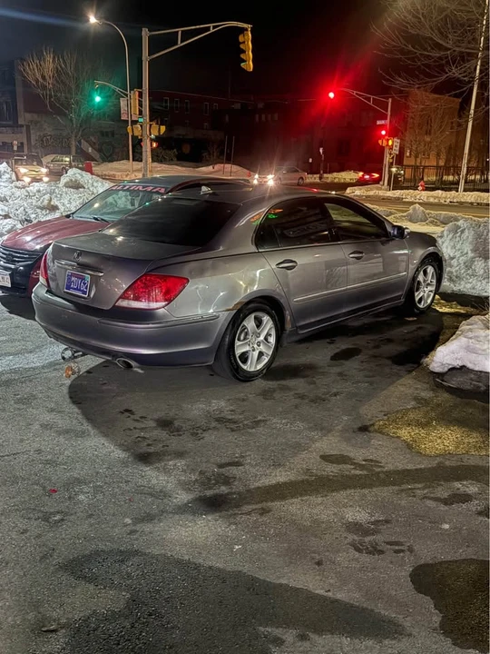 2006 Acura RL 2nd Gen - Image 5 of 9